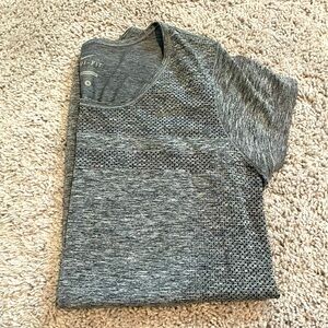 Women’s Gray Nike Workout Top Size Small